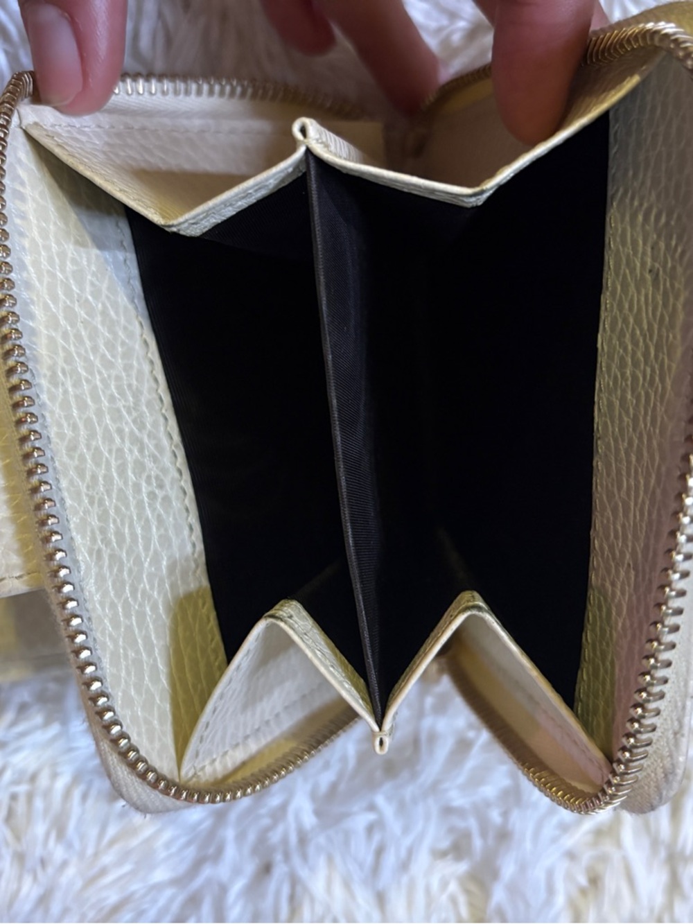 Gucci Beige GG Canvas Wallet with Cream Leather Trim - Picture 8 of 9